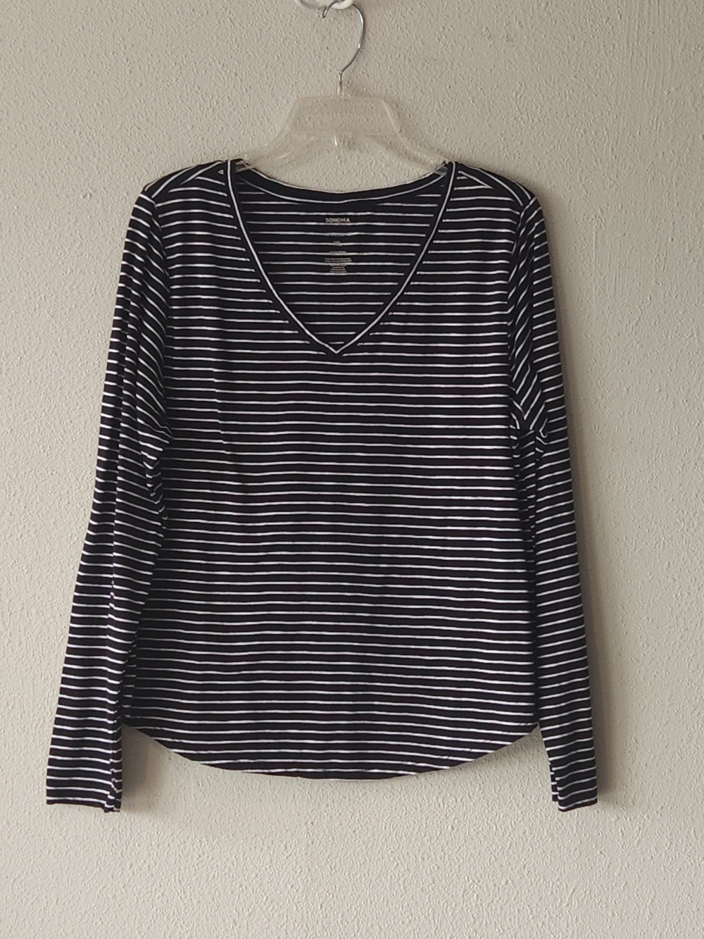 Sonoma Women's XL Black & White Striped V-Neck Long Sleeve Top